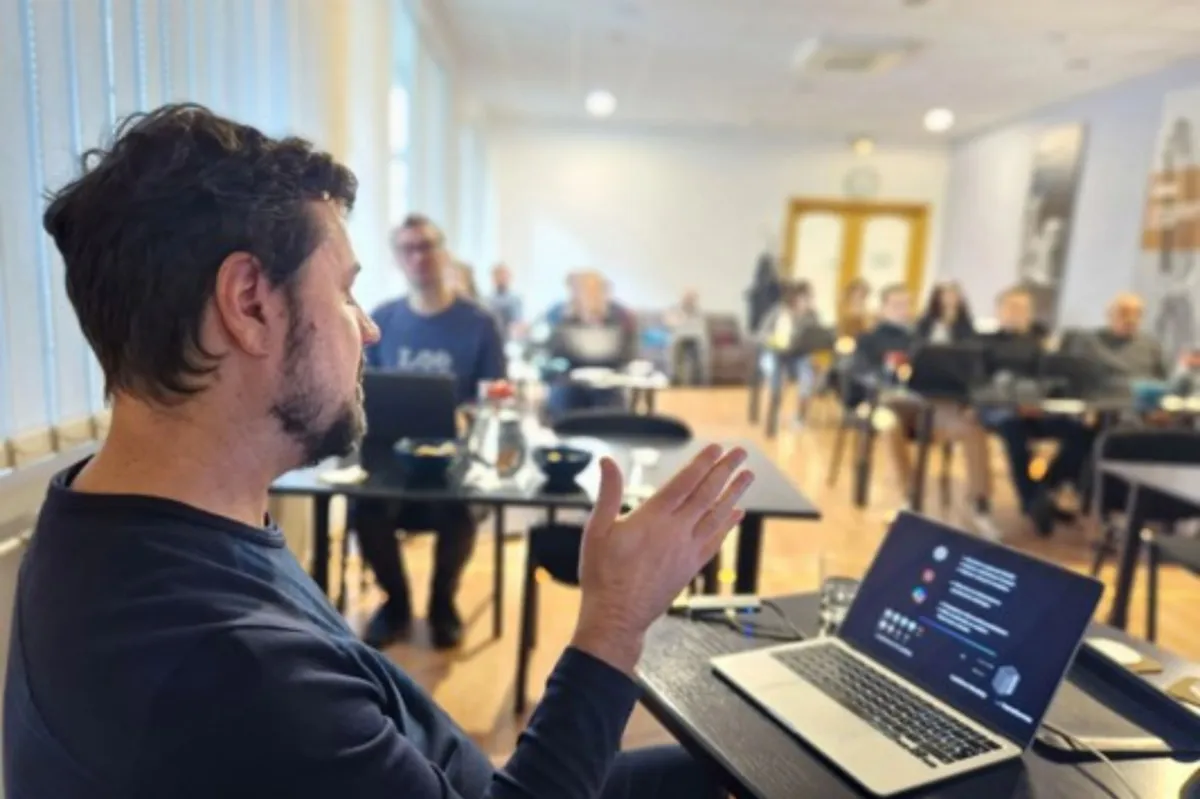 Prečo úspešné firmy prestali hľadať prompt engineera a začali školiť celé tímy
